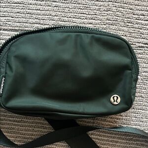 lululemon athletica green belt bag